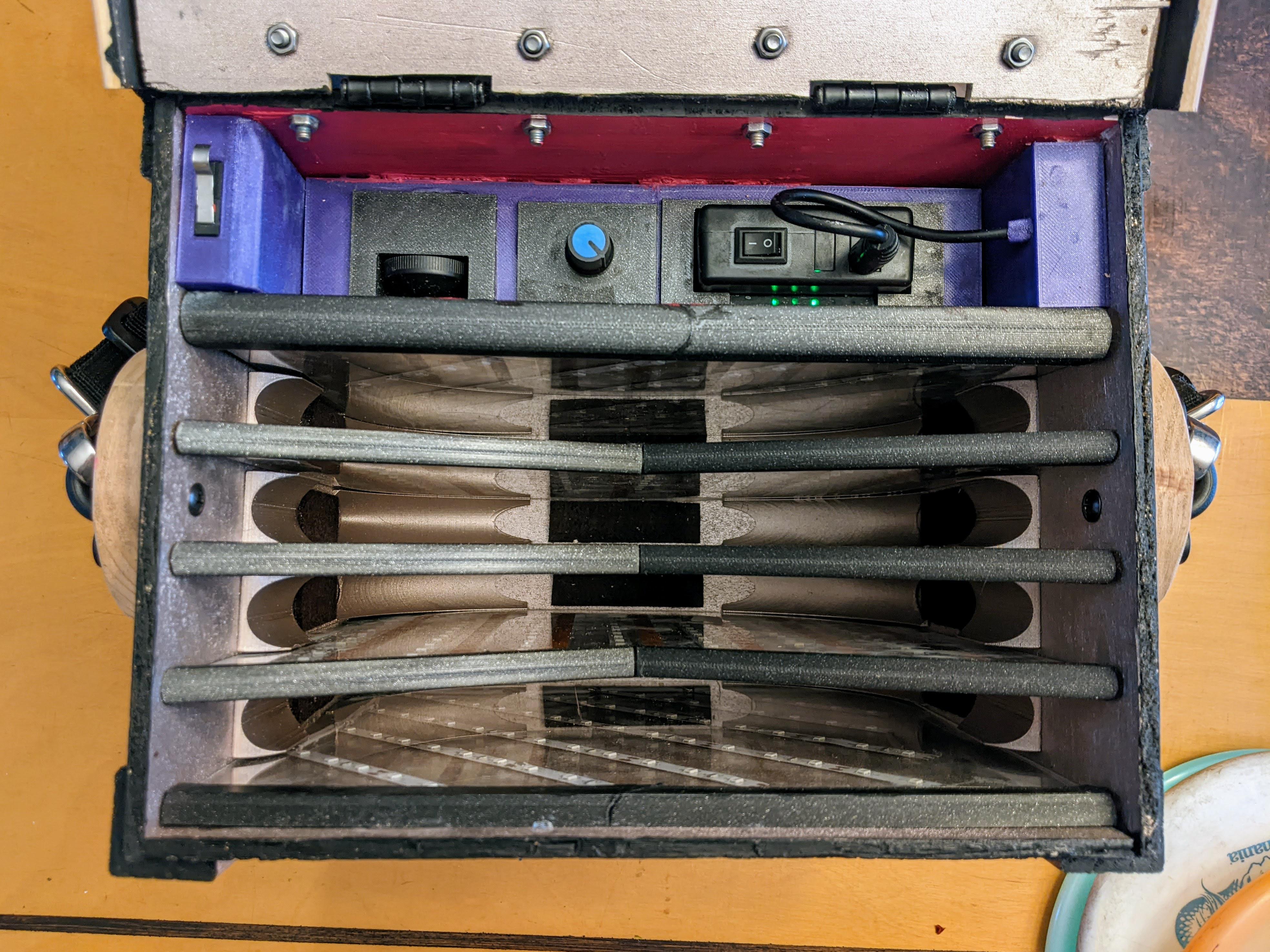 Rechargeable battery + charge-level mirror