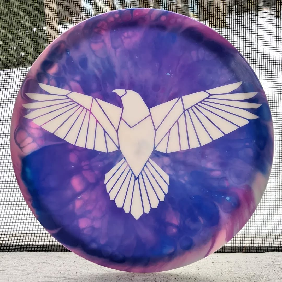 I'm calling my first stencil dye a success 😁 Those lines are so crisp 😙👌 I'm so tempted to bag this eagle myself!