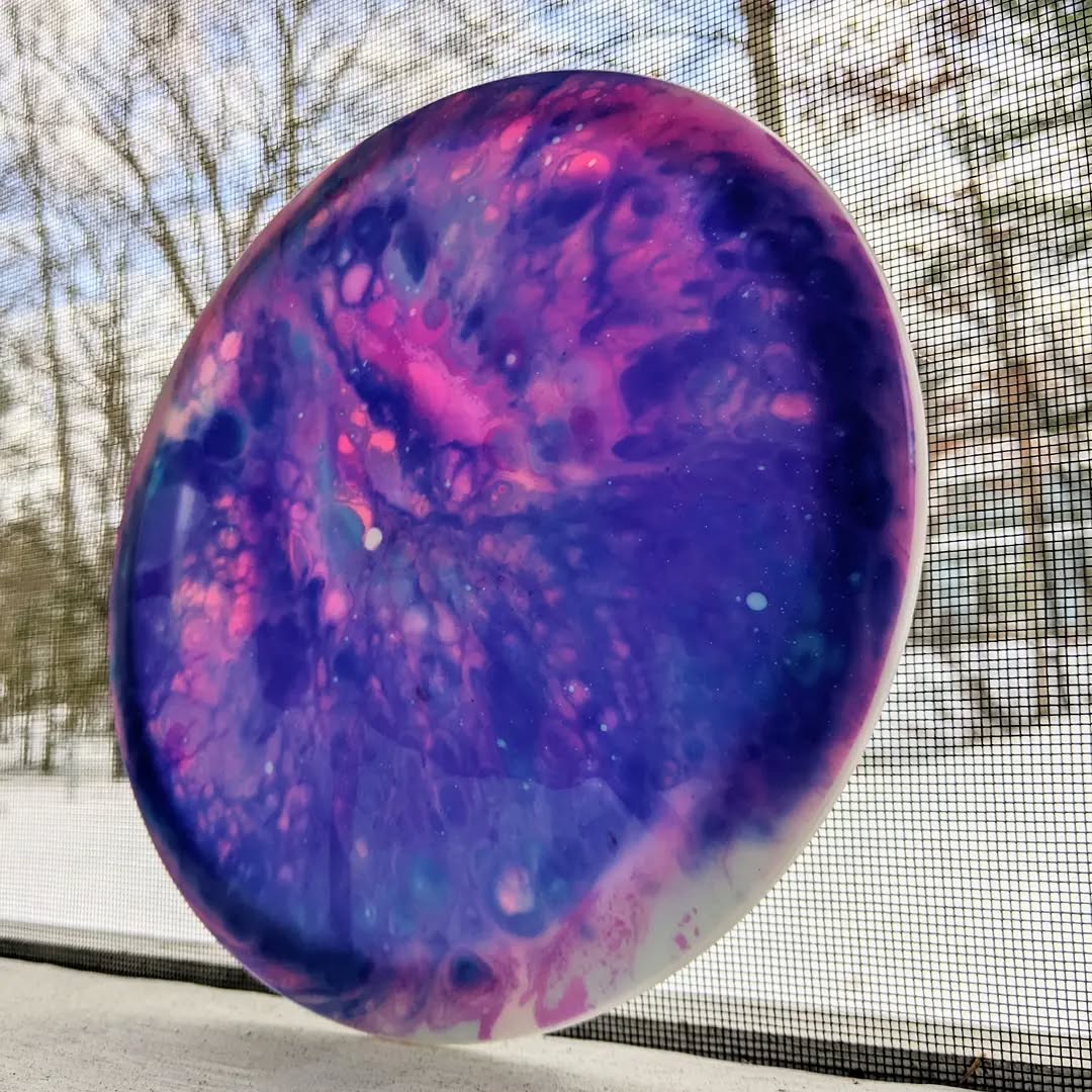 I'm calling my first stencil dye a success 😁 Those lines are so crisp 😙👌 I'm so tempted to bag this eagle myself!