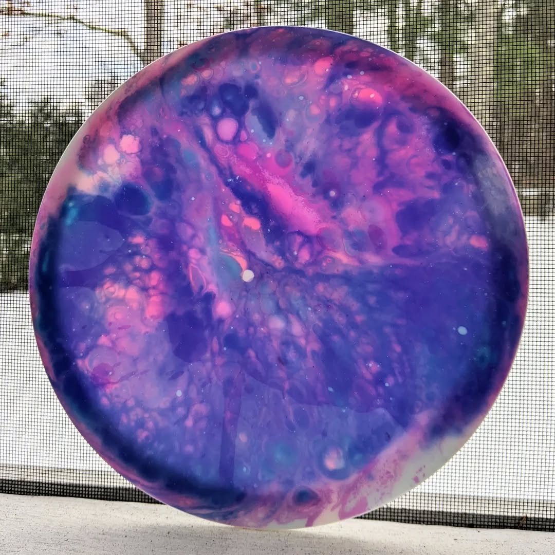 I'm calling my first stencil dye a success 😁 Those lines are so crisp 😙👌 I'm so tempted to bag this eagle myself!