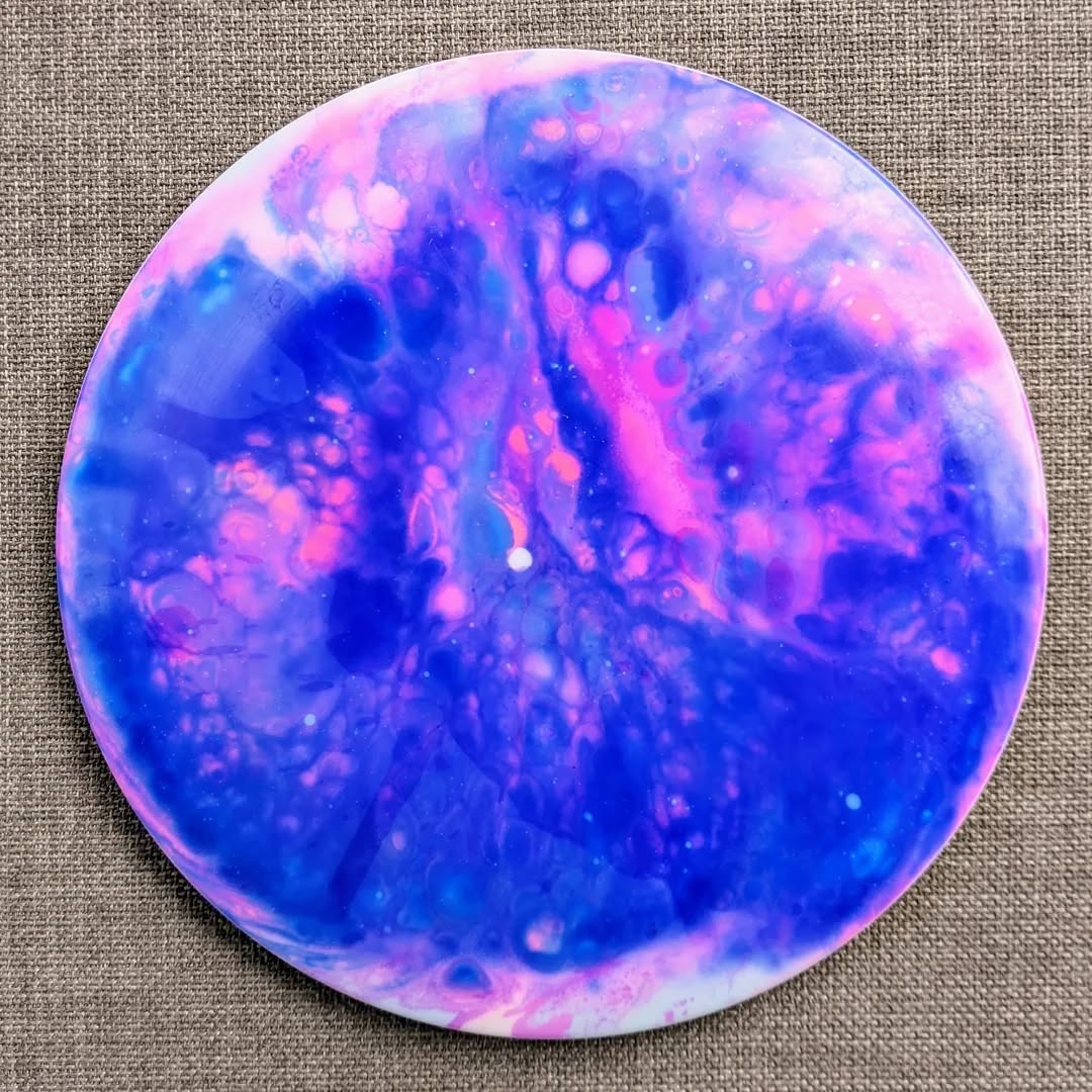 I'm calling my first stencil dye a success 😁 Those lines are so crisp 😙👌 I'm so tempted to bag this eagle myself!