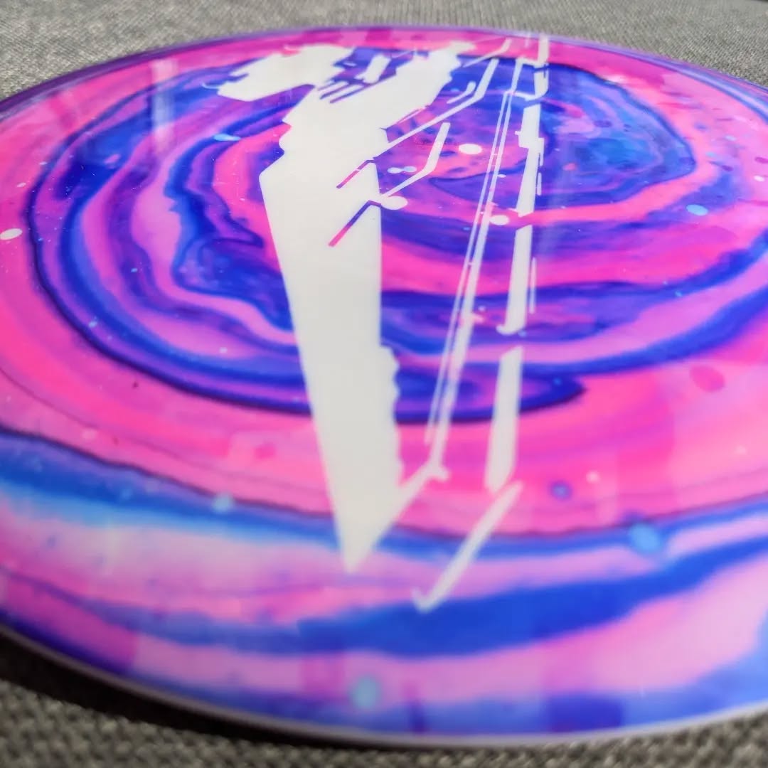 I'm really digging this Star Destroyer Star Destroyer! Those crisp lines! Those swirls! Those candy cane colors! Those a