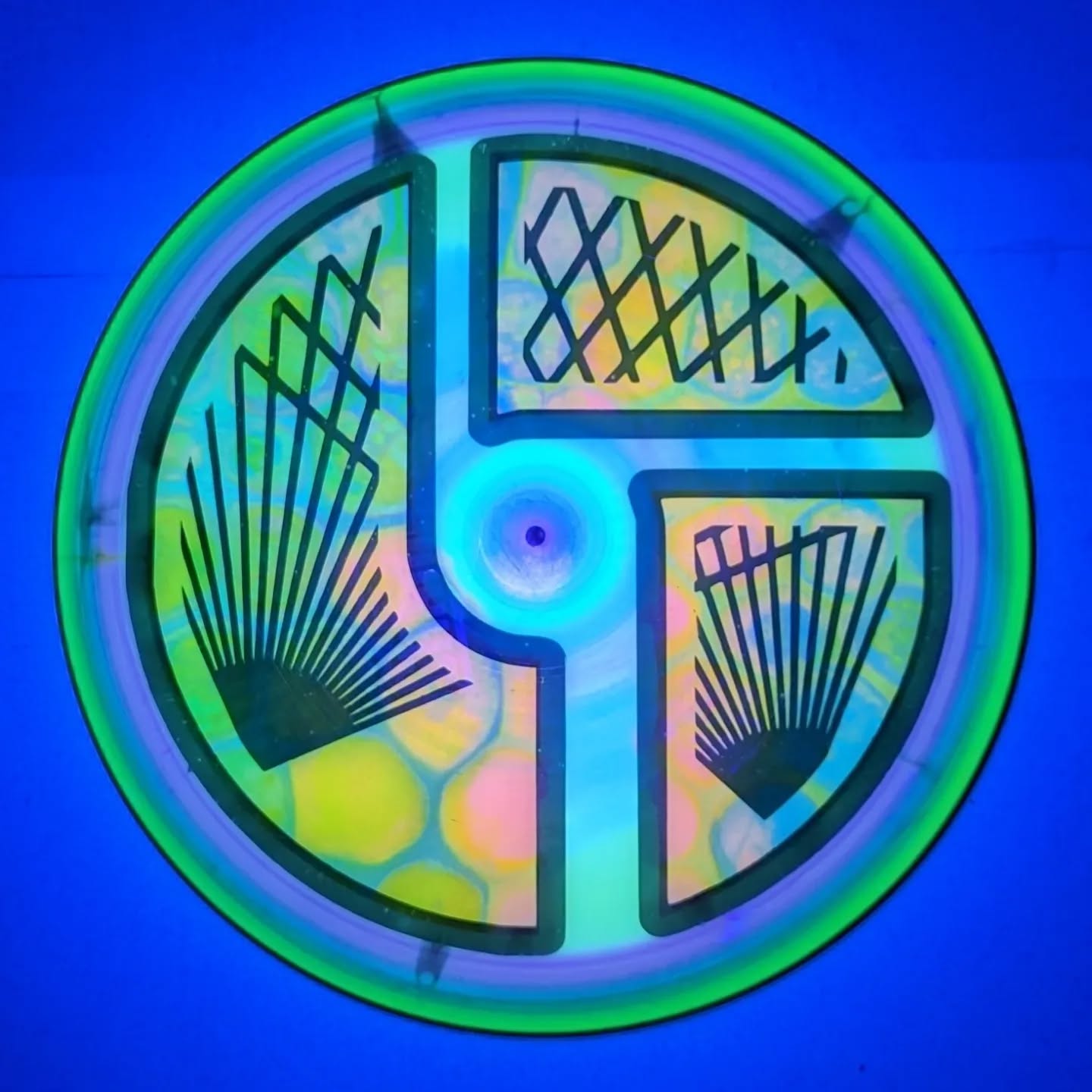 A glow eagle for a buddy - @disco___biscuit stencil