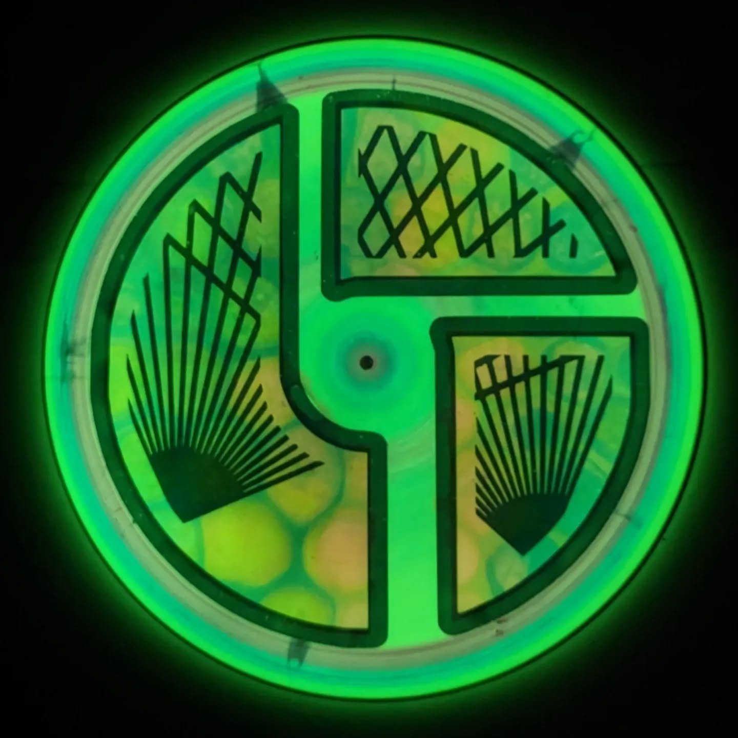 A glow eagle for a buddy - @disco___biscuit stencil